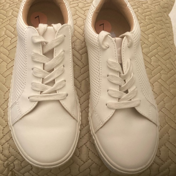 Steve Madden woman’s tennis shoes, bone white, size 7, NWOT - Picture 1 of 5
